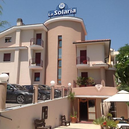 Hotel E Appartamenti La Solaria ซานโจวานนี โรตอนโด ภายนอก รูปภาพ