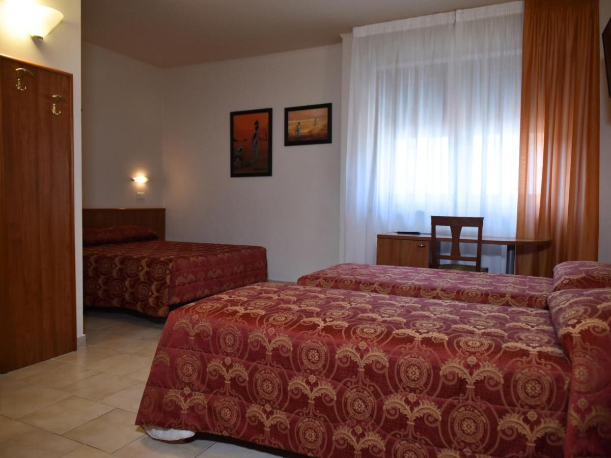 Hotel E Appartamenti La Solaria ซานโจวานนี โรตอนโด ภายนอก รูปภาพ